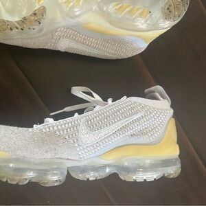 Nike Women's White and Yellow Athletic Shoes